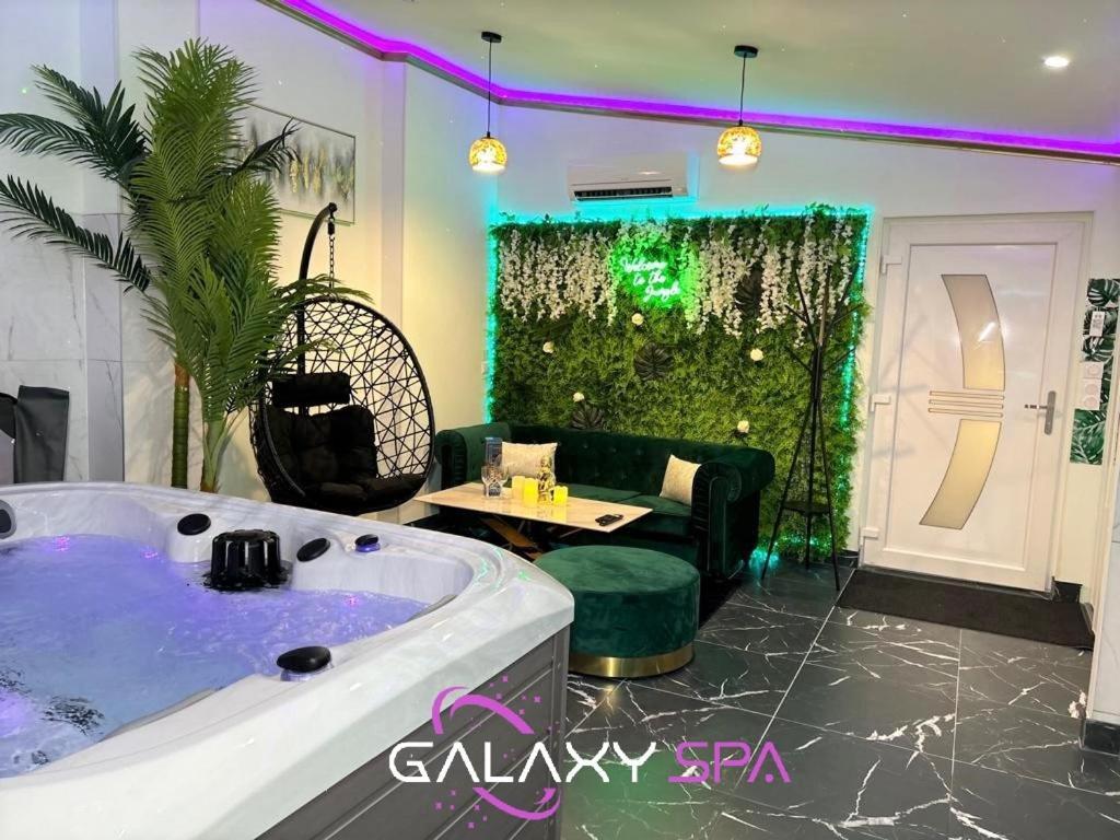 Galaxy Spa - Suite Jupiter Jacuzzi Privatif Champigneulles エクステリア 写真
