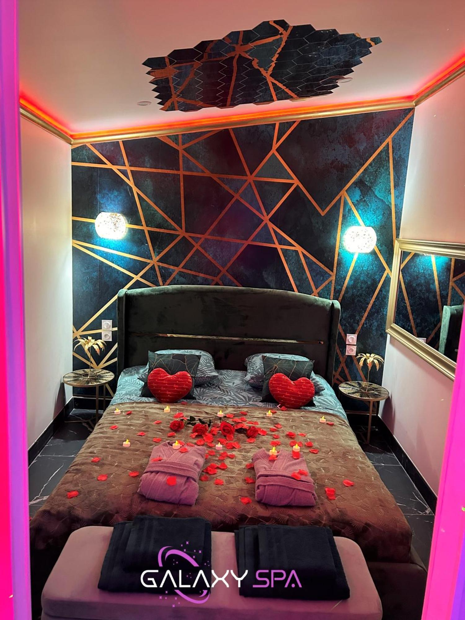 Galaxy Spa - Suite Jupiter Jacuzzi Privatif Champigneulles エクステリア 写真